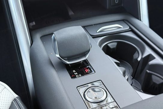 Land Rover Discovery D350 Dynamic HSE