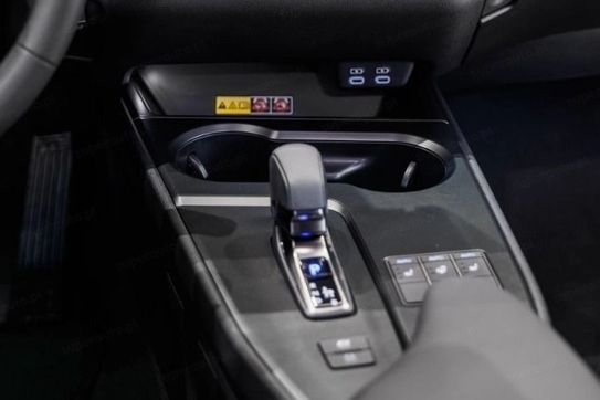 Lexus UX 300h Business