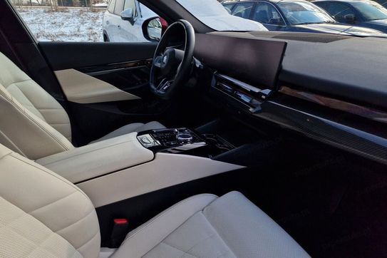 BMW Seria 5 530e sport-aut