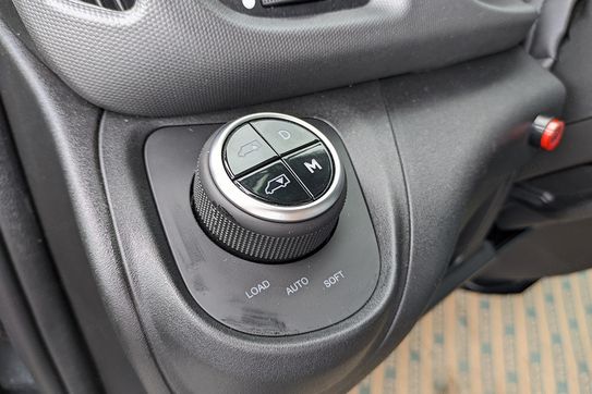 Iveco Daily 70C18 Hi-Matic Zabudowa 15EP + Winda