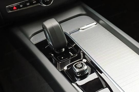 Volvo XC60 B5 B AWD Plus Dark