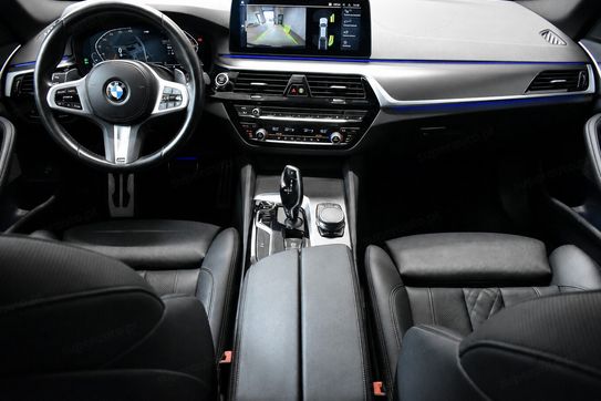 BMW Seria 5 520d xDrive M Sport mHEV aut
