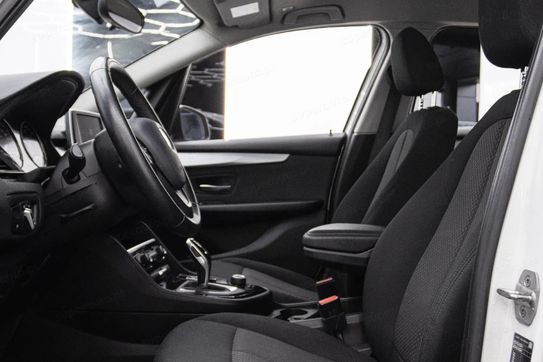BMW Seria 2 218d Advantage aut