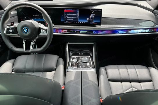 BMW Seria 7 M760e PHEV xDrive Individual Edition sport-aut
