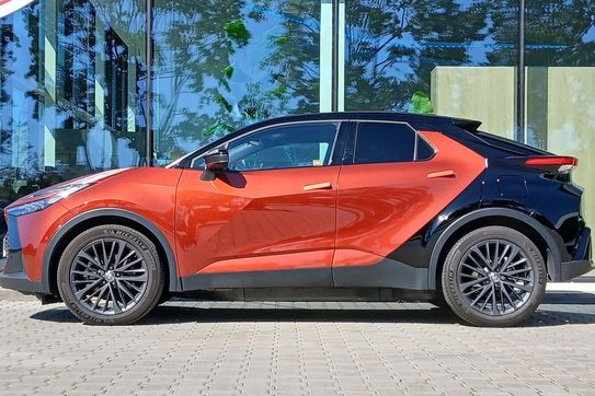 Toyota C-HR 2.0 PHEV Dynamic Force Tokyo Edition
