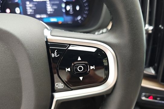 Volvo XC60 B5 B AWD Plus Dark