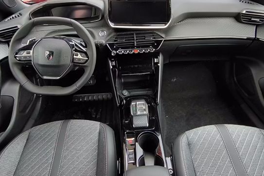 Peugeot 2008 Allure e-DCS 1.2 mHEV