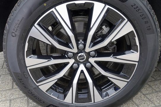 Volvo XC60 B5 B AWD Plus Dark