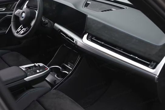 BMW iX1 xDrive30 M Sport