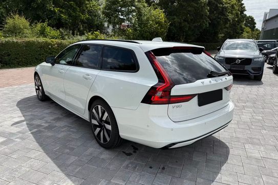Volvo V90 T6 AWD Plug-In Hybrid Plus Dark