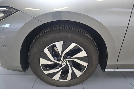 Volkswagen Passat 1.5 TSI  DSG