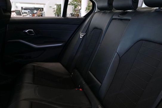BMW Seria 3 318i Advantage