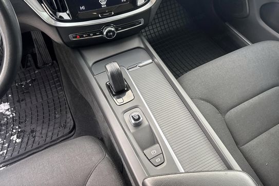 Volvo V60 B3 B Momentum Core