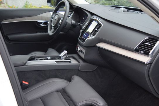 Volvo XC90 T8 AWD Plug-In Hybrid Ultimate Dark 7os aut