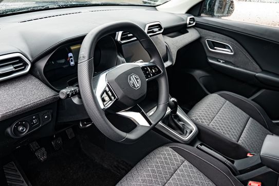 MG ZS 1.5  Standard MT