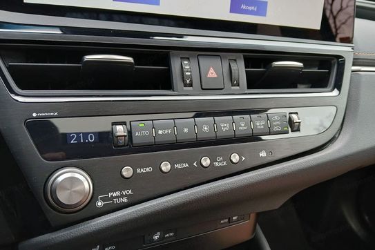 Lexus ES 300h Business Edition