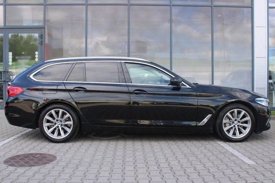 BMW Seria 5 Touring 530i xDrive Luxury Line