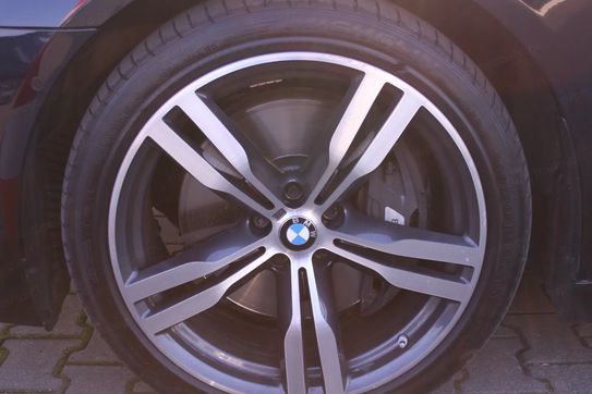 BMW Seria 7 750i xDrive