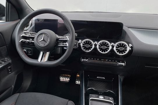 Mercedes GLA 220 4-Matic AMG Line