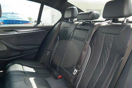 BMW Seria 5 540i xDrive M Sport sport-aut