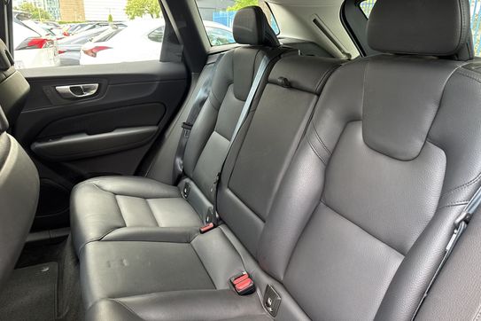 Volvo XC60 B4 B Plus Dark