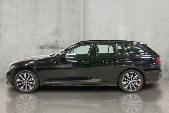 BMW Seria 3 Touring 320d Sport Line