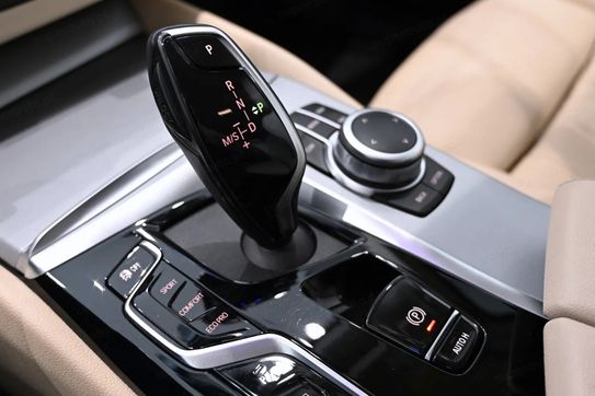 BMW Seria 5 518d mHEV aut