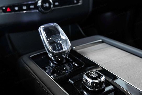 Volvo XC90 T8 AWD Plug-In Hybrid Ultra Bright