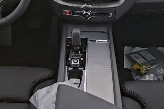 Volvo XC60 B5 B AWD Ultra Dark