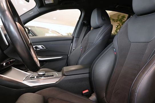 BMW Seria 3 330d xDrive M Sport