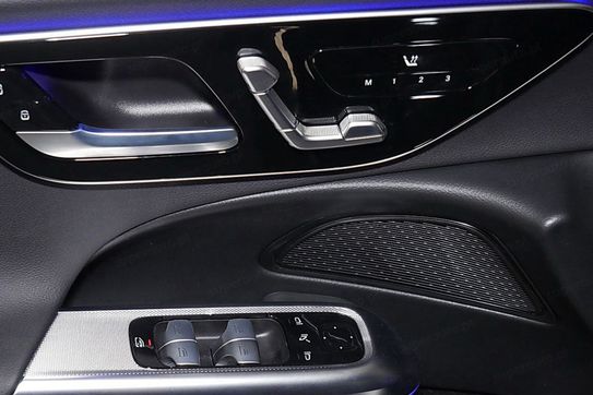 Mercedes Klasa E 300 e  4-Matic AMG