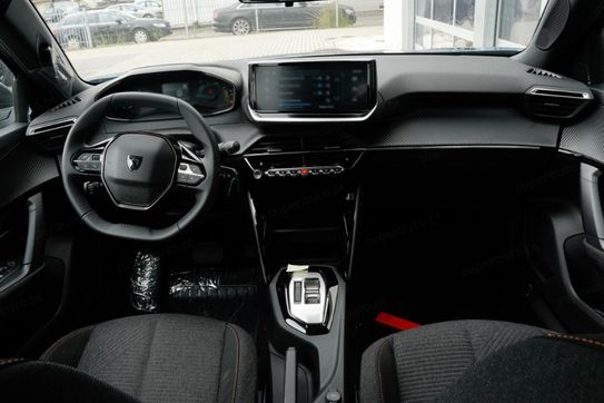 Peugeot 2008 Edition e-DCS6 PureTech mHEV