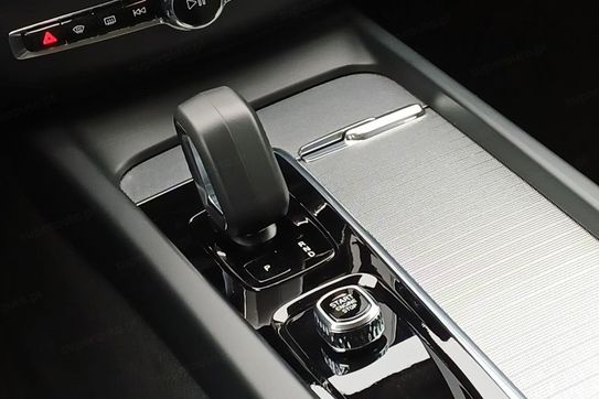 Volvo XC60 B5 B AWD Plus Dark aut
