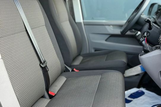 Volkswagen Transporter 2.0 TDI L2H1