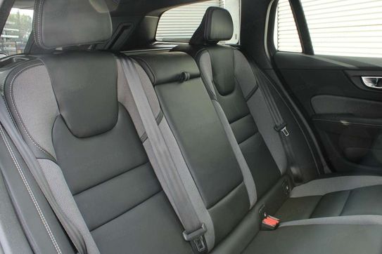 Volvo V60 T6 AWD Plug-In Hybrid Plus Dark