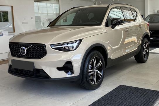 Volvo XC40 B4 Plus Dark