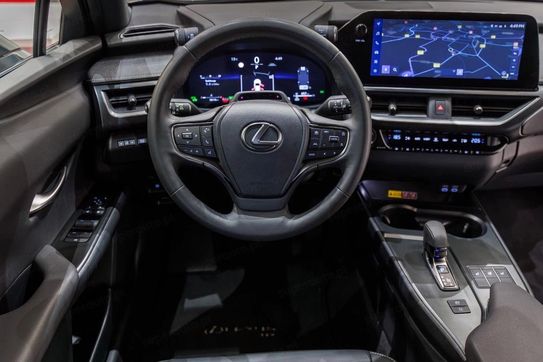Lexus UX 300h F Sport Design