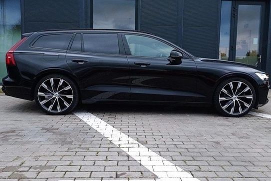 Volvo V60 B4 D R-Design