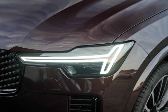 Volvo XC90 T8 AWD Plug-In Hybrid Ultra Dark 7os