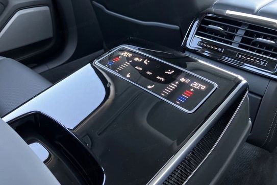 Audi A8 S8 TFSI quattro