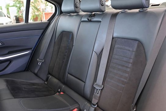BMW Seria 3 330i xDrive M Sport aut