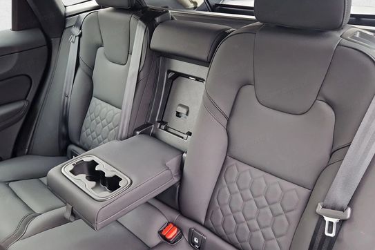 Volvo XC60 B5 B AWD Plus Dark