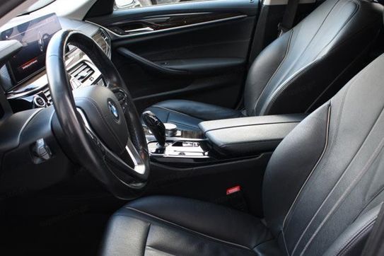 BMW Seria 5 520d xDrive Luxury Line Touring