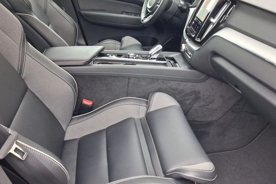 Volvo XC60 B4 B Plus Dark