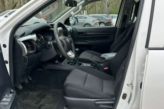 Toyota HiLux Double Cab DLX 4x4
