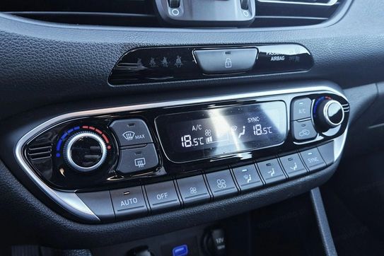 Hyundai i30 1.5 t-Gdi 48V Smart Dct