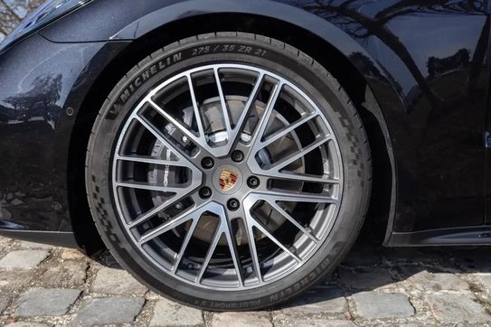 Porsche Panamera 4 E-Hybrid