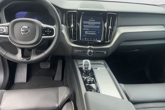 Volvo XC60 B5 B AWD Plus Dark aut