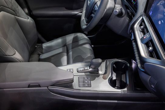 Lexus UX 300h F Sport Design