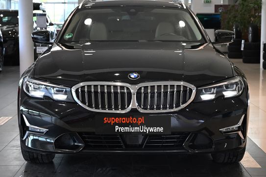BMW Seria 3 Touring 330i xDrive Luxury Line